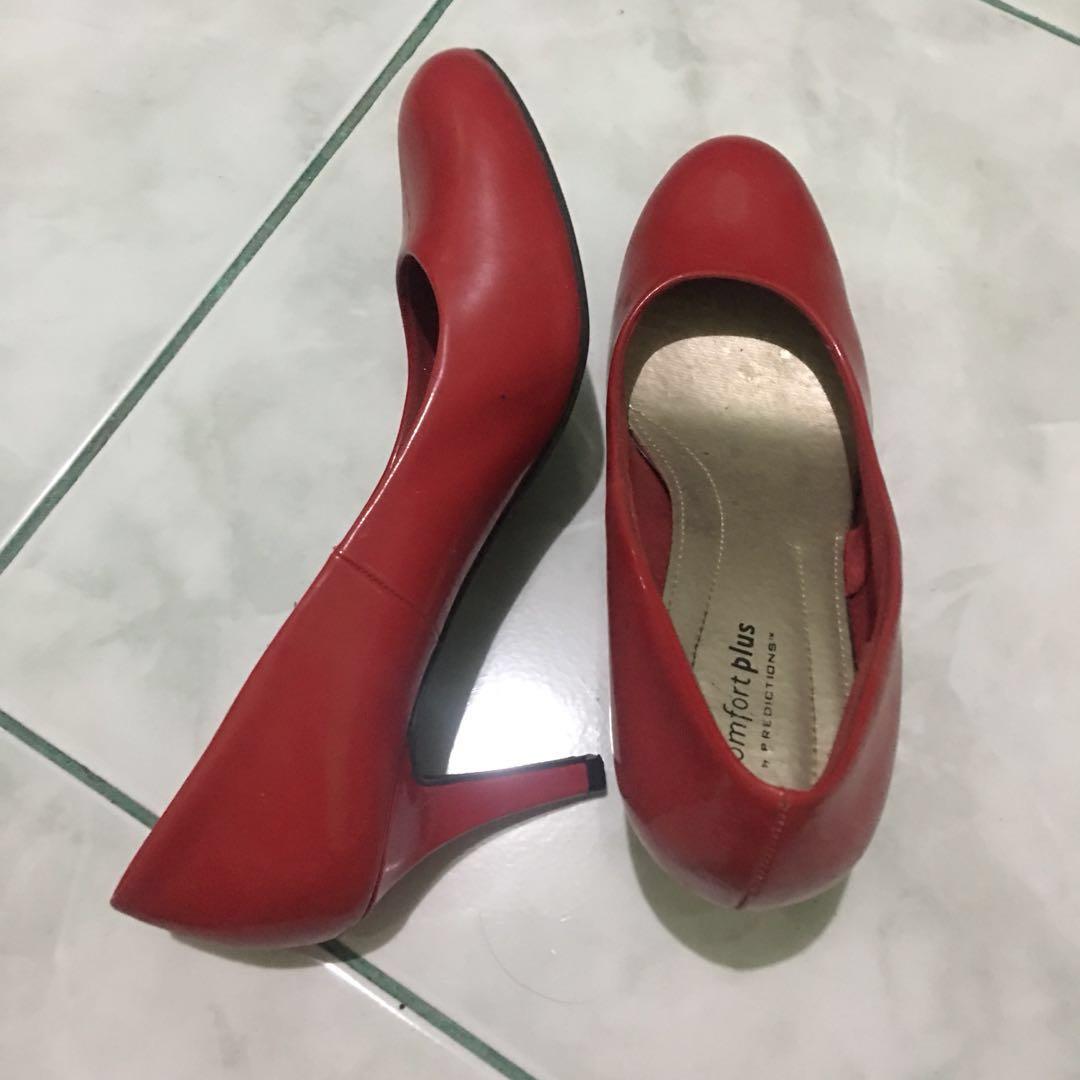 payless red shoes