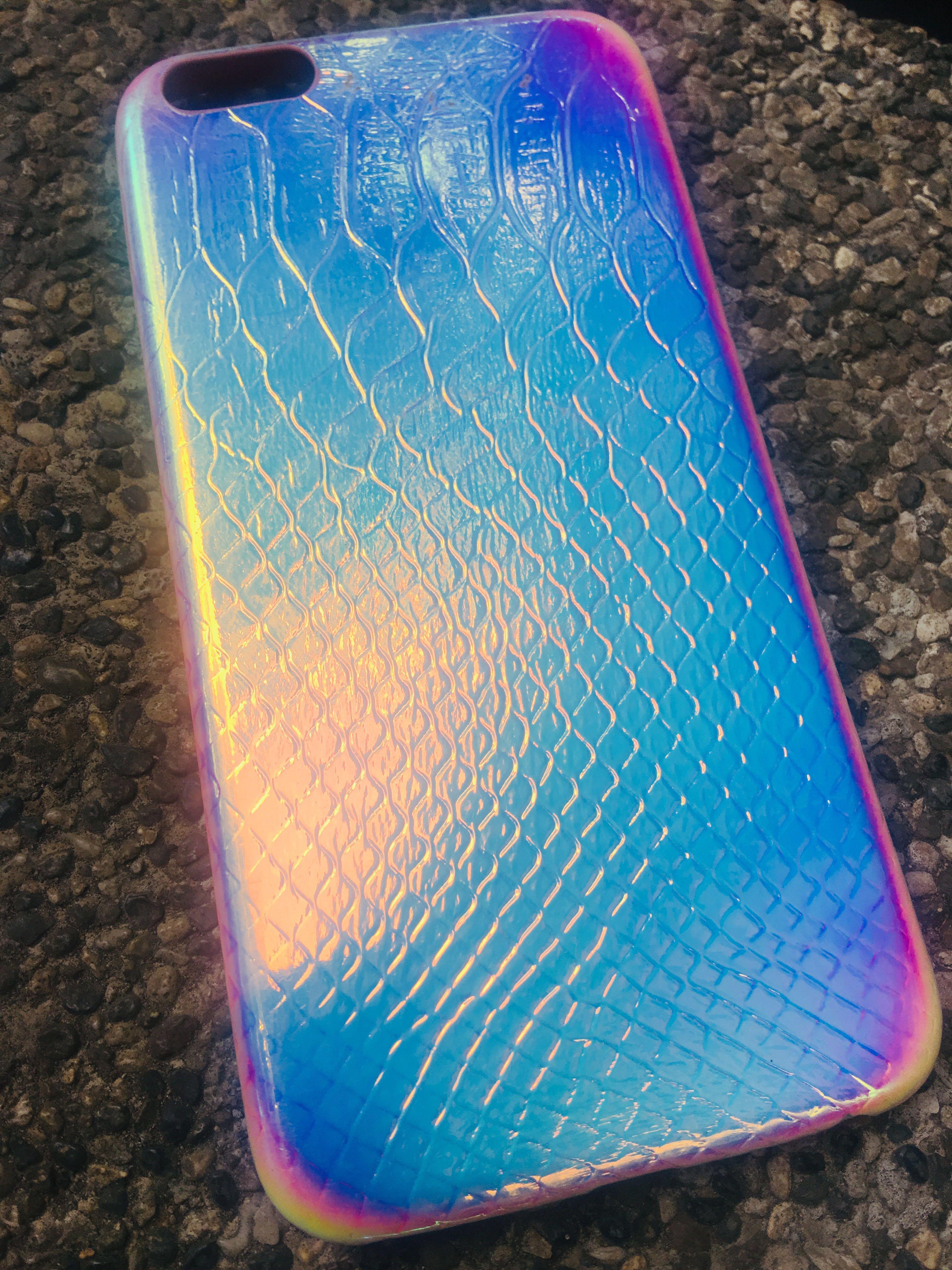Textured Holographic Case for iPhone 6/6s Plus (Category: Cases & Sleeves) located in Bacolod City. Submitted by llcoolbeans (Listing ID 226366670, Image 1). Description: Bought for P350 Shows signs of use, has scratches (see 3rd & 4th photos), but other than that no major flaws. RFS: Not using anymore. #carou300.