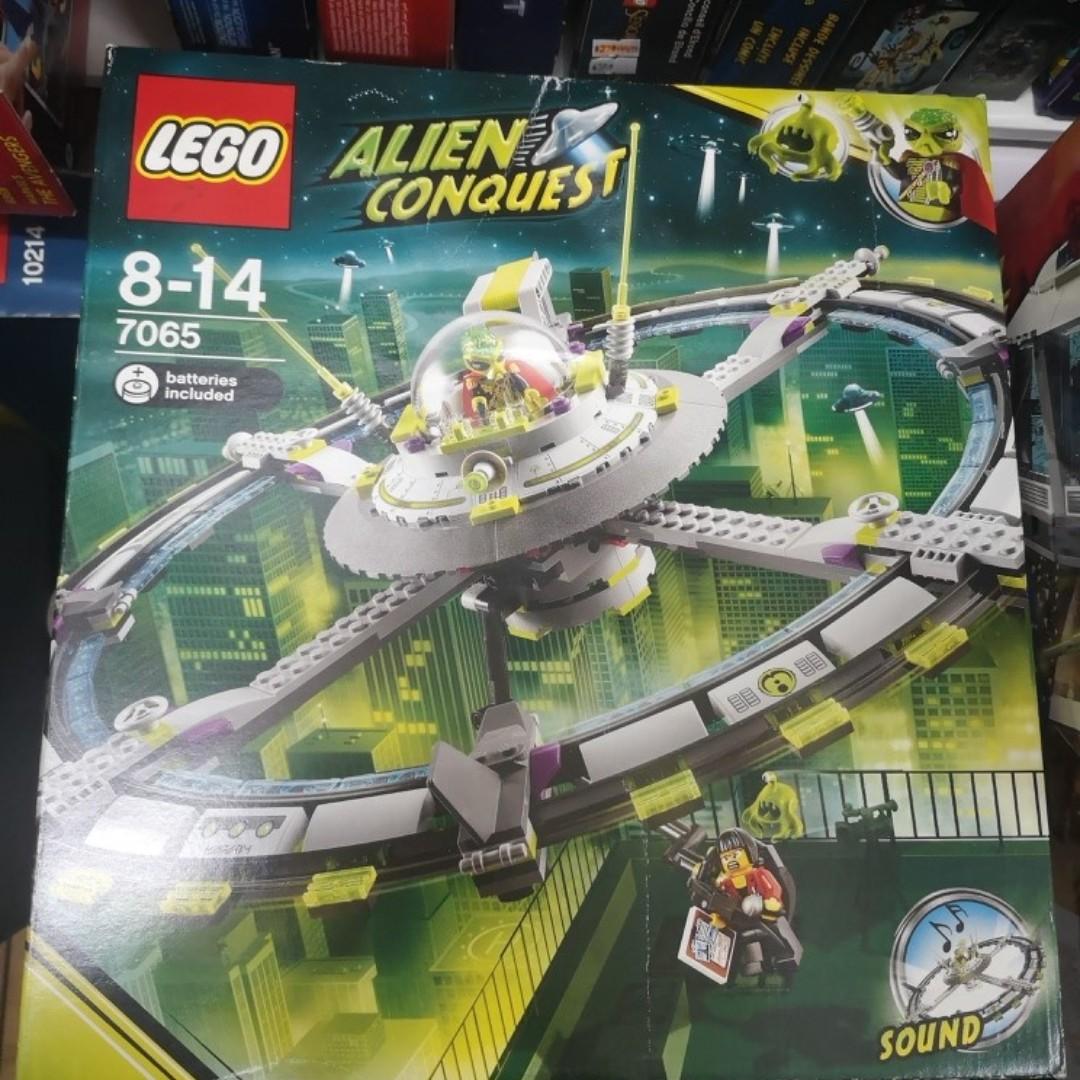 lego alien mothership