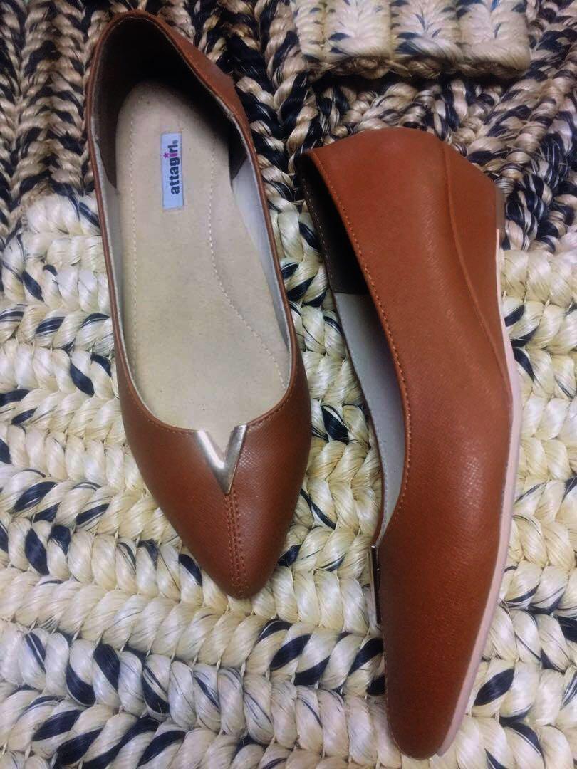 Attagirl Japan Wedge Shoes Brown Women S Fashion Footwear Slippers And Slides On Carousell