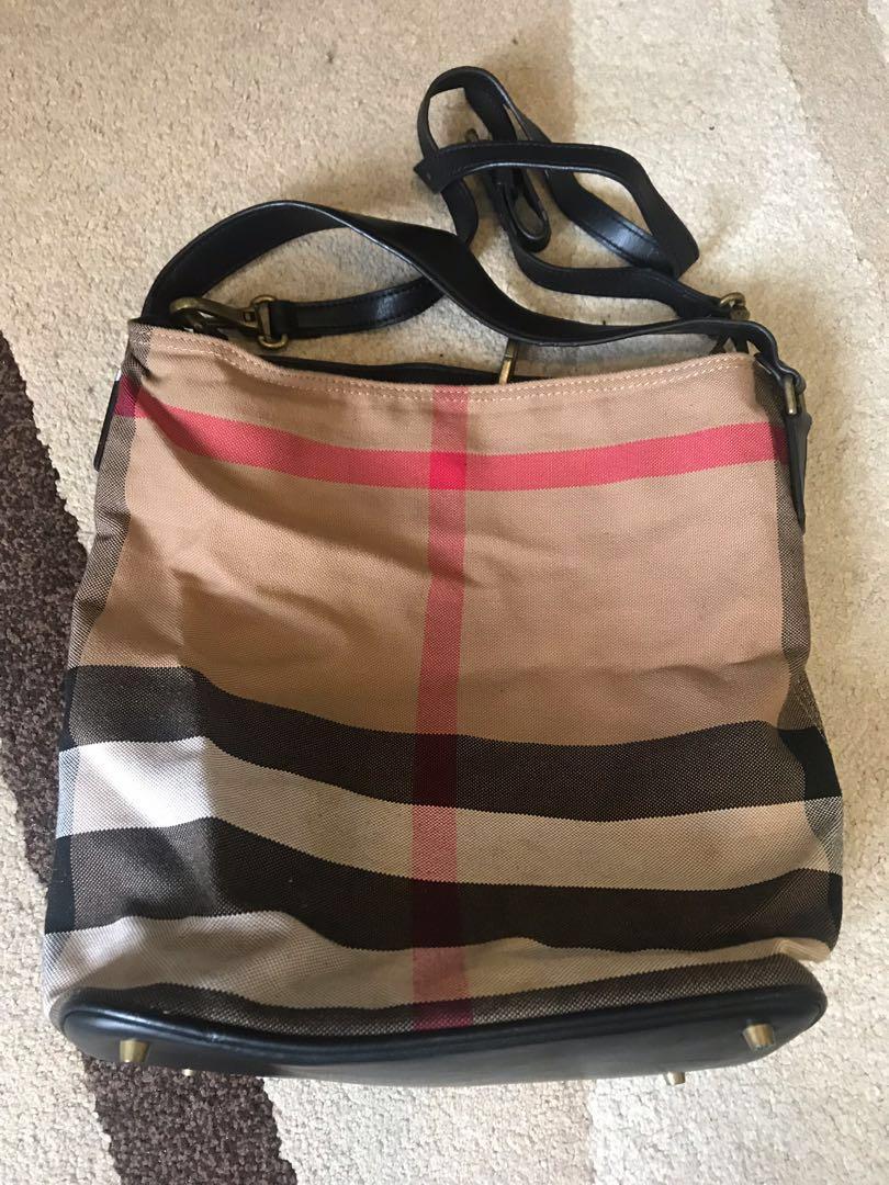 Burberry Ashby Bucket Bag (Medium 