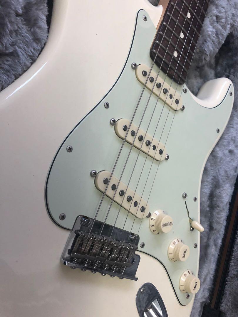 Fender American Professional Stratocaster Olympic White, Hobbies ...