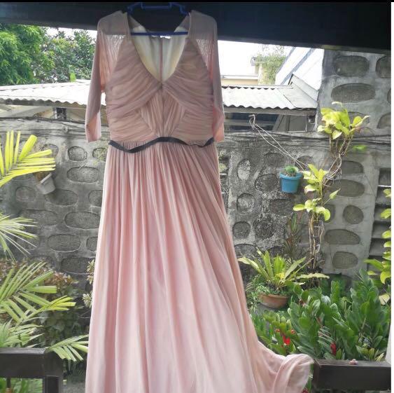 Plus size long dress / gown (Category: Evening dresses & gowns) located in Mandaluyong City. Submitted by dynesd (Listing ID 226727775, Image 1). Description: Light pink long gown Bought from another seller here at Carousell Pictures are hers as well, with permission Very nice RFS: decided to use another dress.