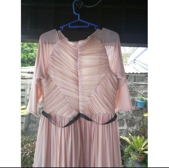 Plus size long dress / gown (Category: Evening dresses & gowns) located in Mandaluyong City. Submitted by dynesd (Listing ID 226727775, Image 2). Description: Light pink long gown Bought from another seller here at Carousell Pictures are hers as well, with permission Very nice RFS: decided to use another dress.