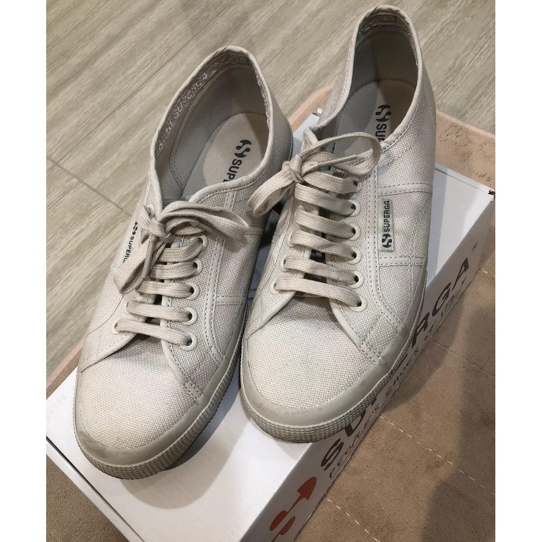 Grey seashell superga outlet