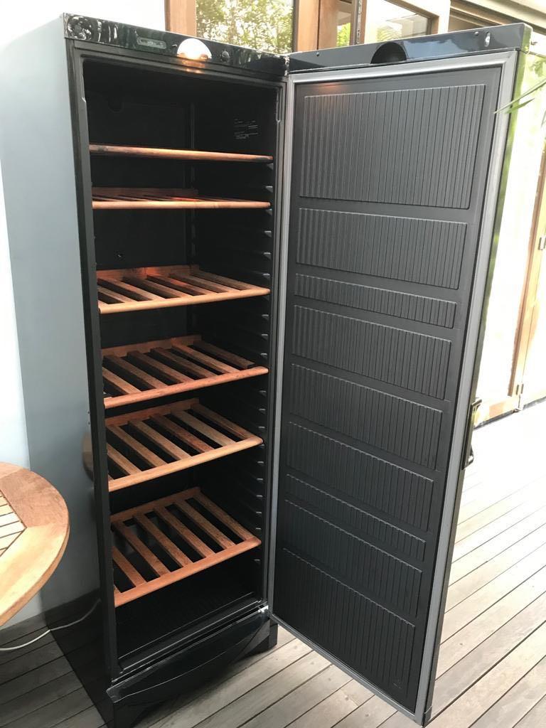 Vintec Wine Fridge [USED], TV & Home Appliances, Kitchen Appliances