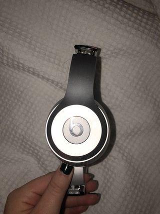 Beats solo3 wireless headphones
