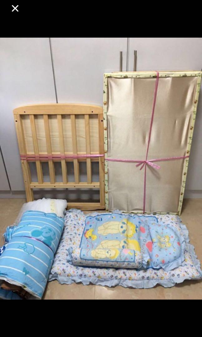 Baby cot, drop side, Babies & Kids, Baby Nursery & Kids Furniture, Cots