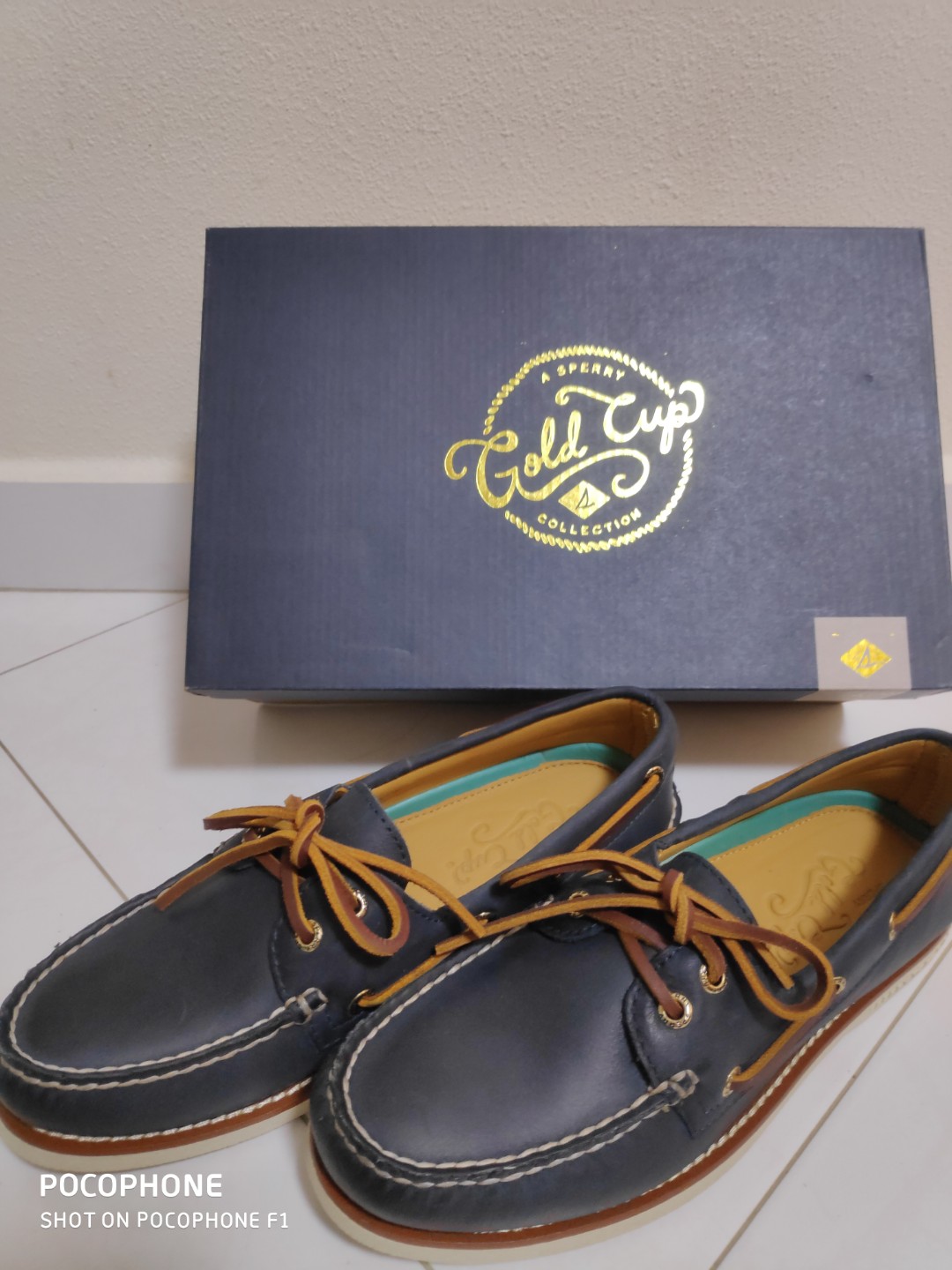 Sperry gold 2025 cup navy