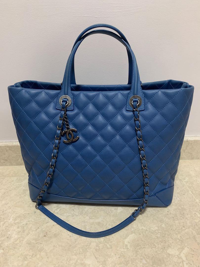 chanel blue tote bag