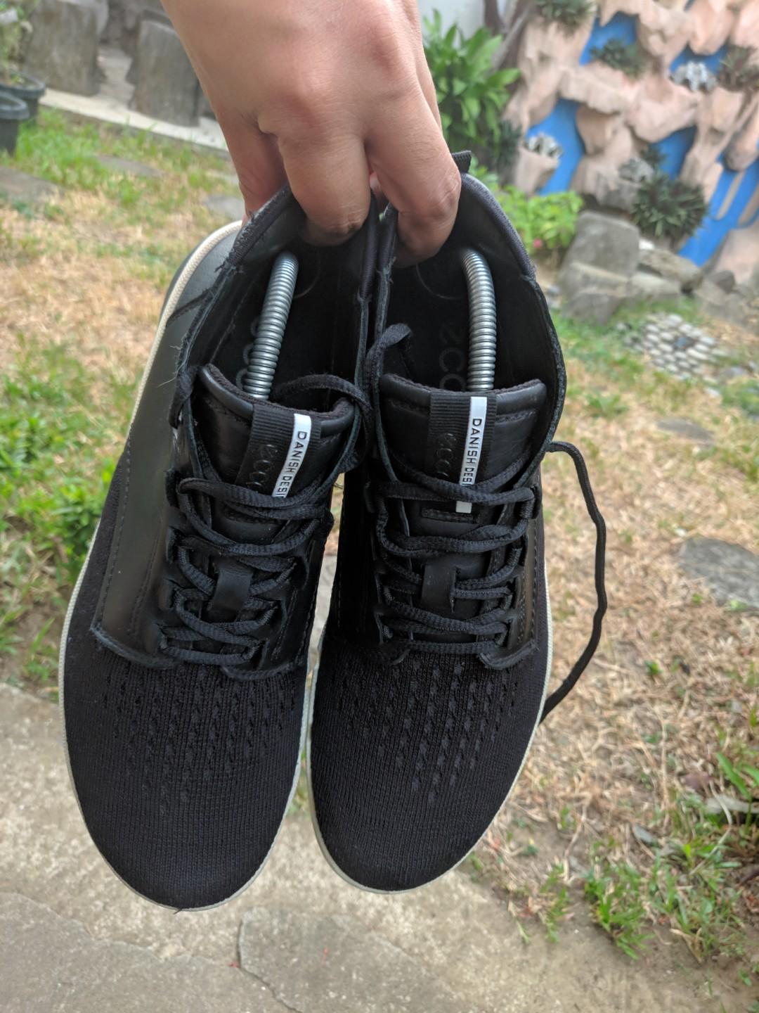 rotation Ombord Canberra Ecco Intrinsic 2 black pure leather and knitted, Men's Fashion, Footwear,  Sneakers on Carousell