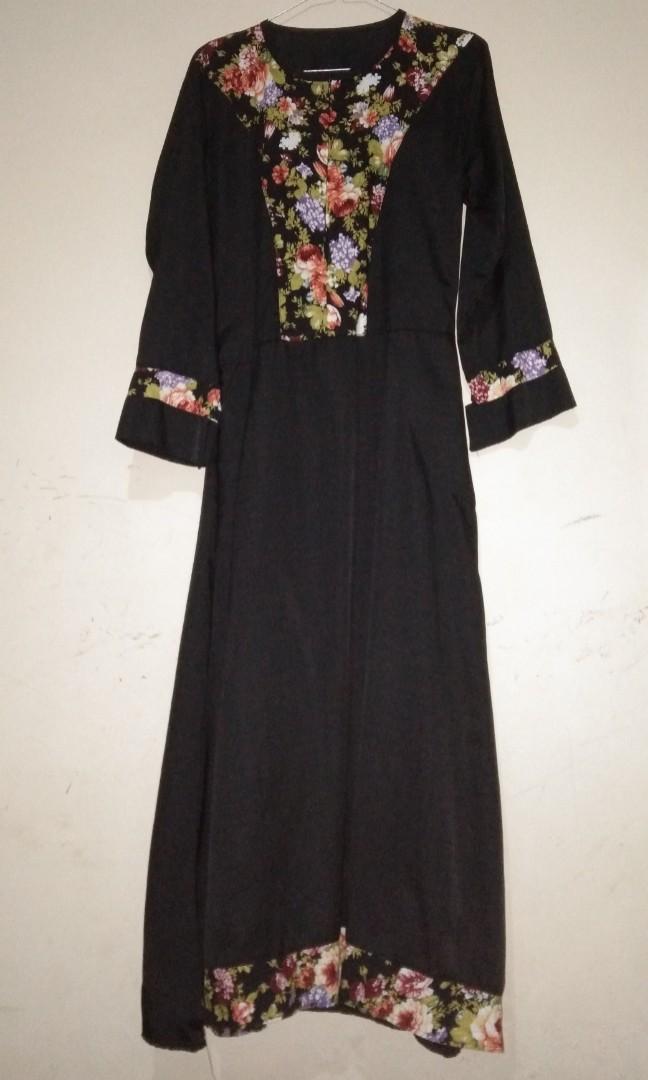Gamis Hitam Motif Bunga Fesyen Wanita Pakaian Wanita Jumpsuits Di Carousell