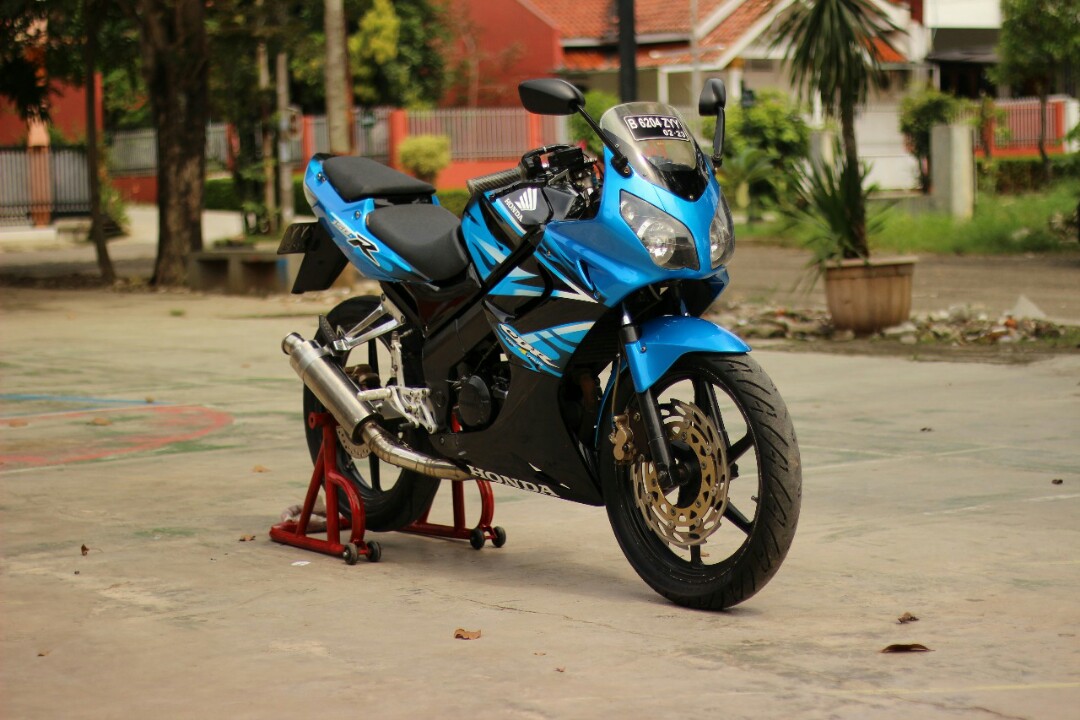 Honda cbr 150 old on sale
