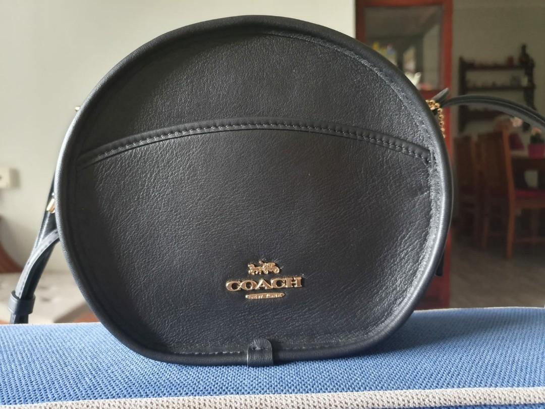 Coach round deals sling bag