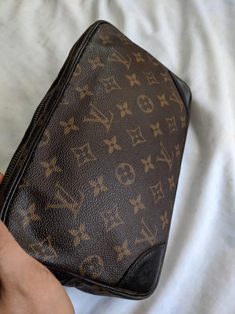 Louis Vuitton unisex clutch - re colored (Category: Luxury Bags & Wallets) located in Roxas City. Submitted by bosespeaker (Listing ID 226820718, Image 3). Description: Origin: Bought pre-loved from a legit store in market-market Freebies: Class A dust bag RFS: Bought out of impulse, not using since I have exisitng current office clutch What to know: Original monogram canvass and vechetta leather-re colored to black for updated look and versatili