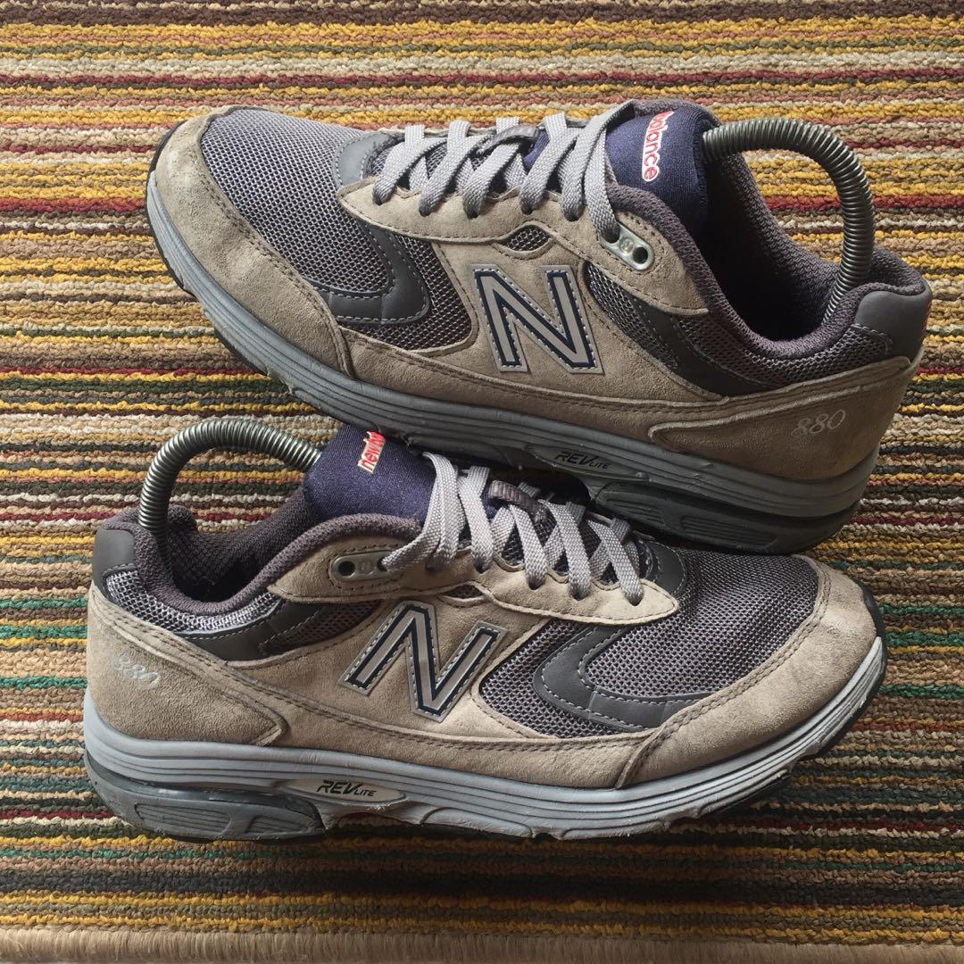 New Balance 880 in Brown