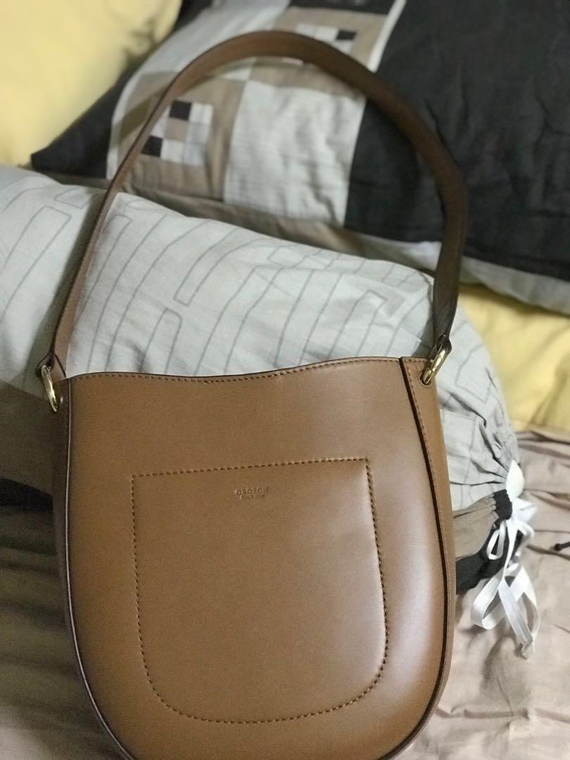 Oroton avalon hobo outlet