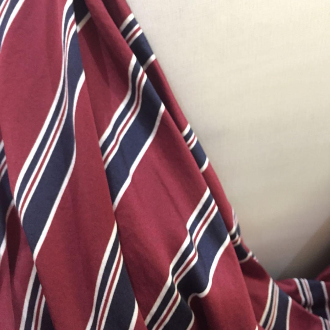 [PRELOVED] Maroon Striped Classy Dress w/ Stylish Back (Category: Dresses) located in Pasay City. Submitted by ambetscloset (Listing ID 226862701, Image 3). Description: 💋 NO FLAWS 💋 Fits M-L 💋 Silky material 💋 W/ inner layer 💋 W/ pockets .