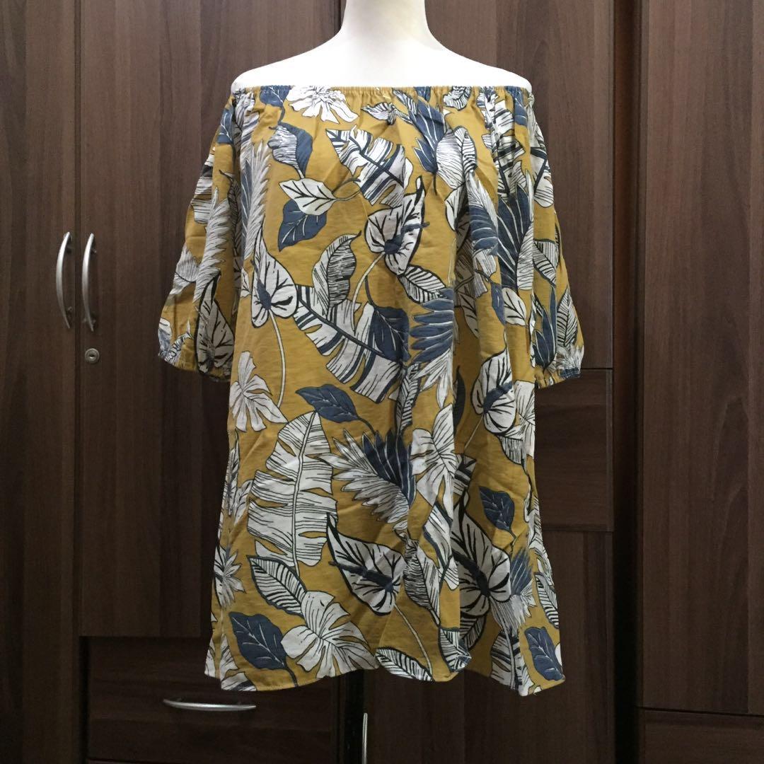 [PRELOVED] Yellow Off-shoulder Summer Dress (Category: Dresses) located in Pasay City. Submitted by ambetscloset (Listing ID 226866093, Image 1). Description: 💋 NO FLAWS 💋 Fits M-SEMI XL .