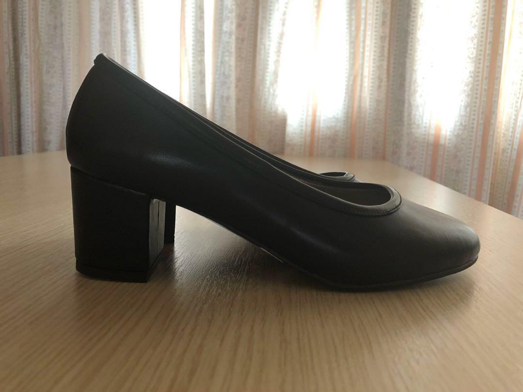 Office black pumps discount