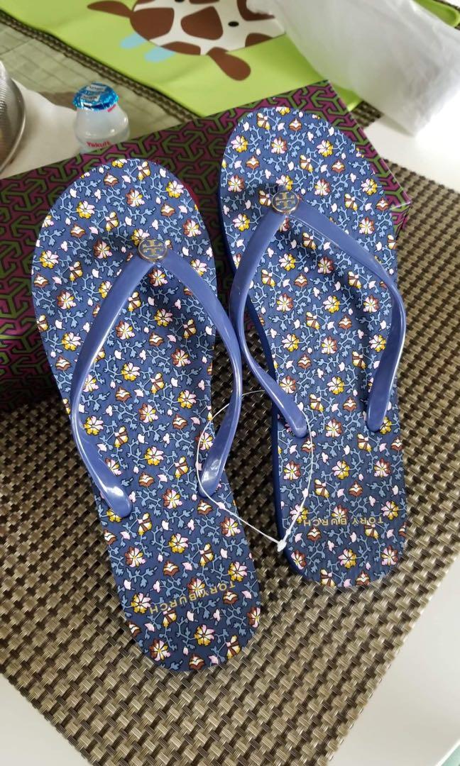 Tory burch printed thin flip 2025 flops