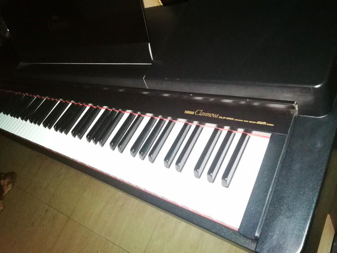 Yamaha Clavinova CLP560 Digital Piano, Hobbies & Toys, Music & Media, Musical Instruments on