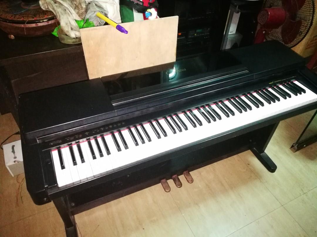 Yamaha Clavinova CLP560 Digital Piano, Hobbies & Toys, Music & Media, Musical Instruments on