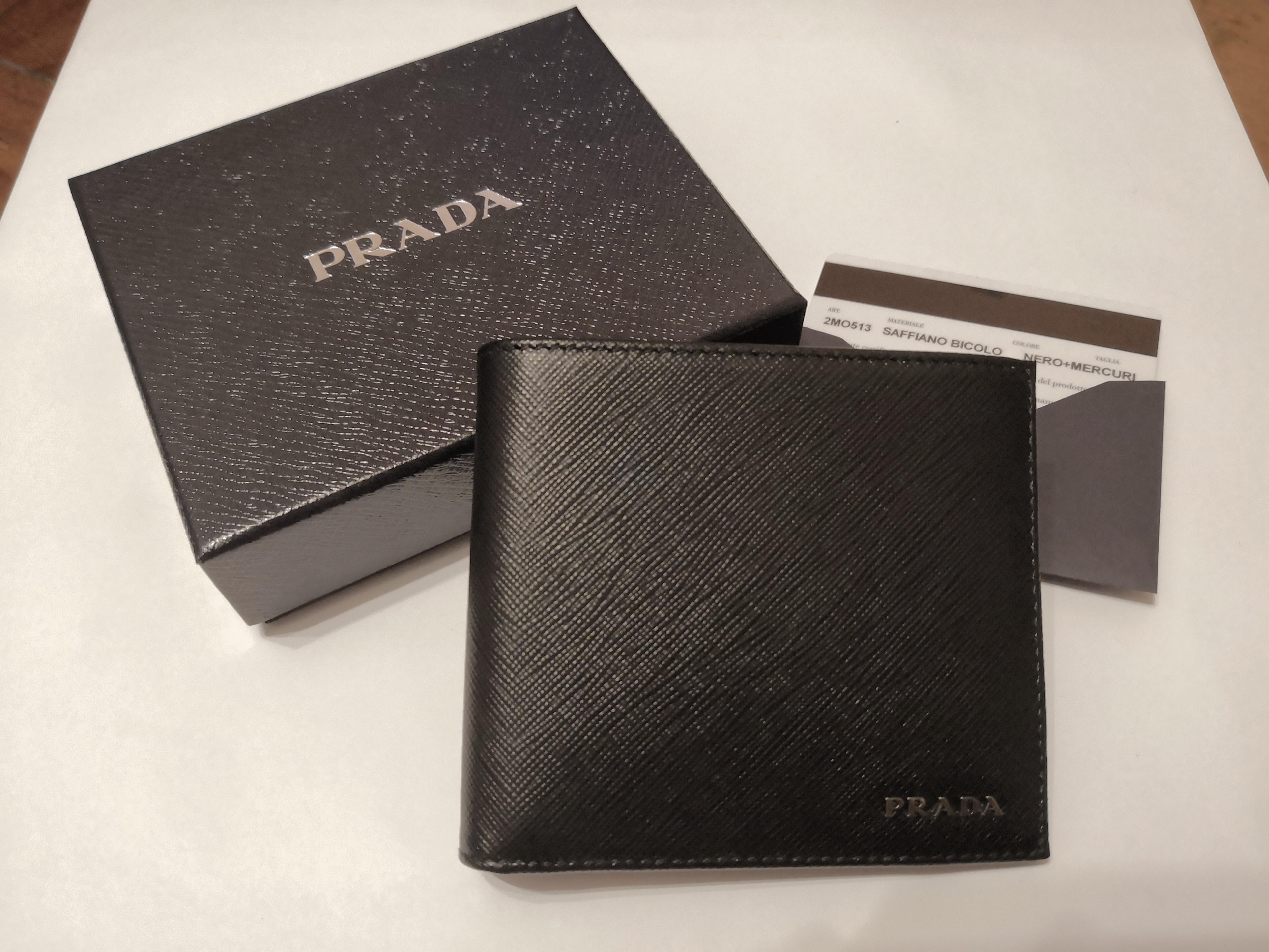 全新Prada Saffiano Leather Wallet 銀包2MO513, 男裝, 袋, 腰袋、手提 