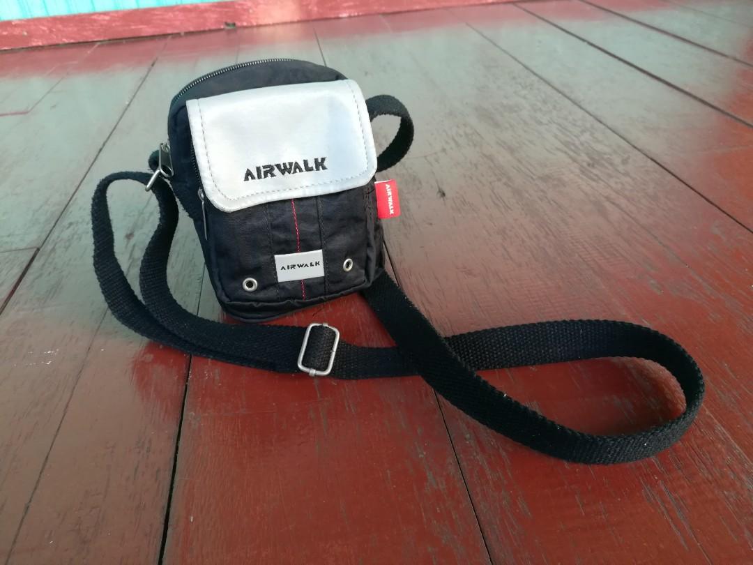 airwalk sling bag