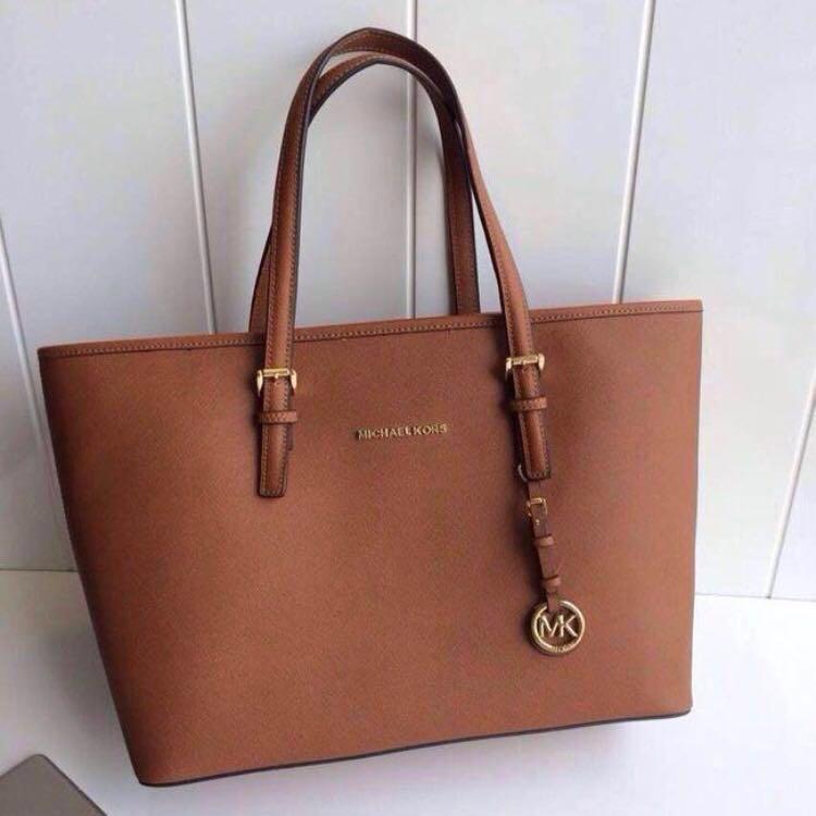 michael kors a4
