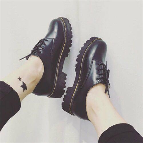 black boots low cut