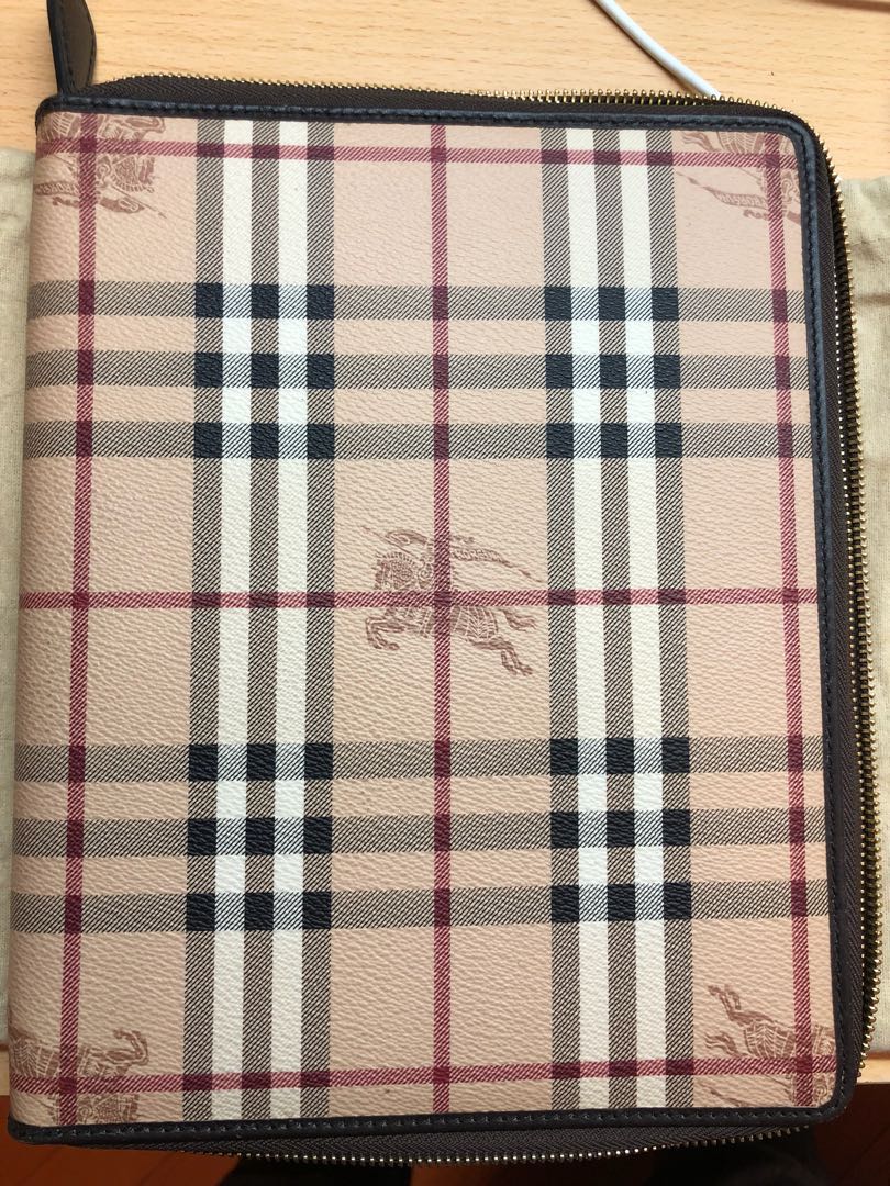 Burberry 文件夾ipad套, 名牌, 手袋及銀包- Carousell
