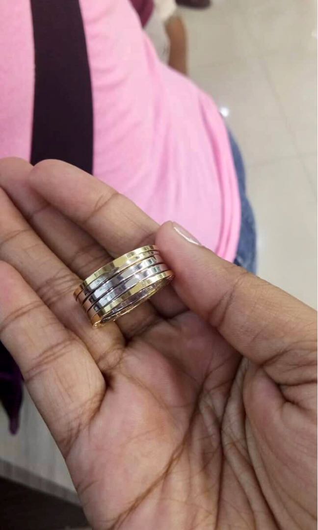 Bvlgari ring 750 top gold