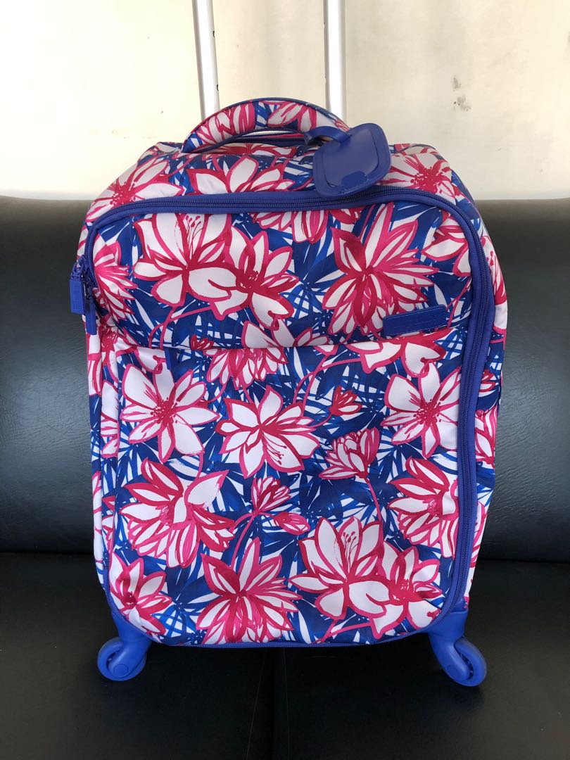 Samsonite sister store brand