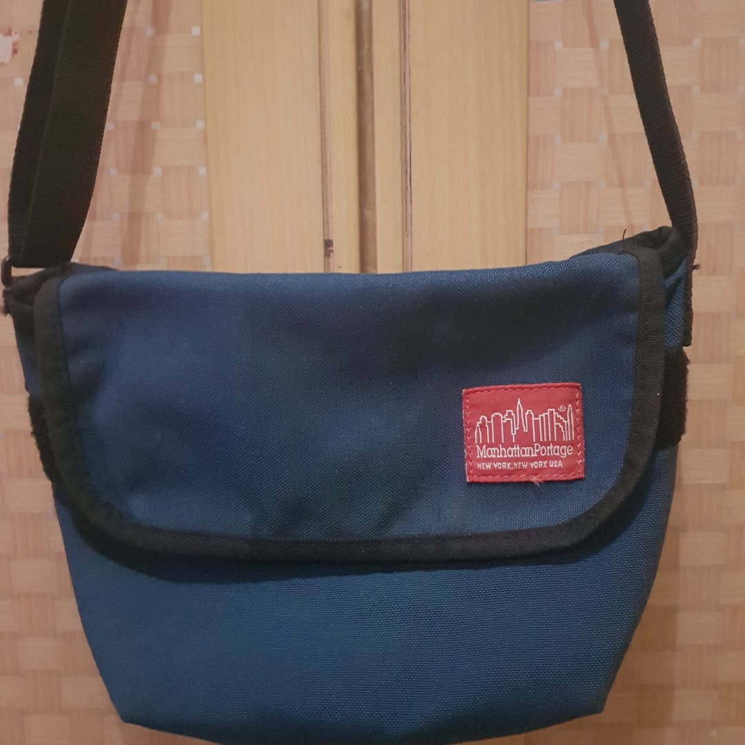 Manhattan hot sale sling bag