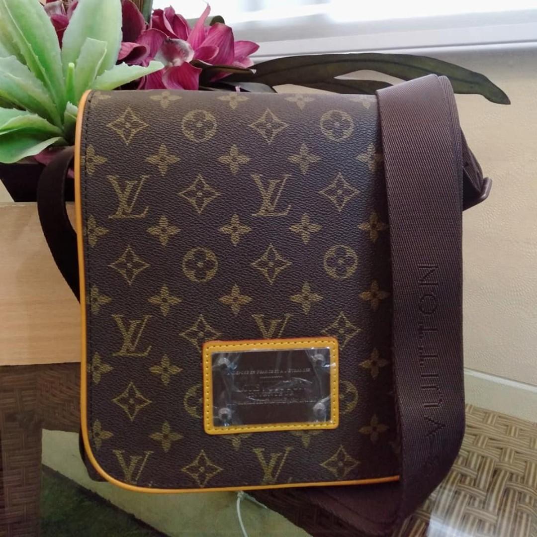 Men S Louis Vuitton Monogram Messenger Bag L V Cross Body Bag