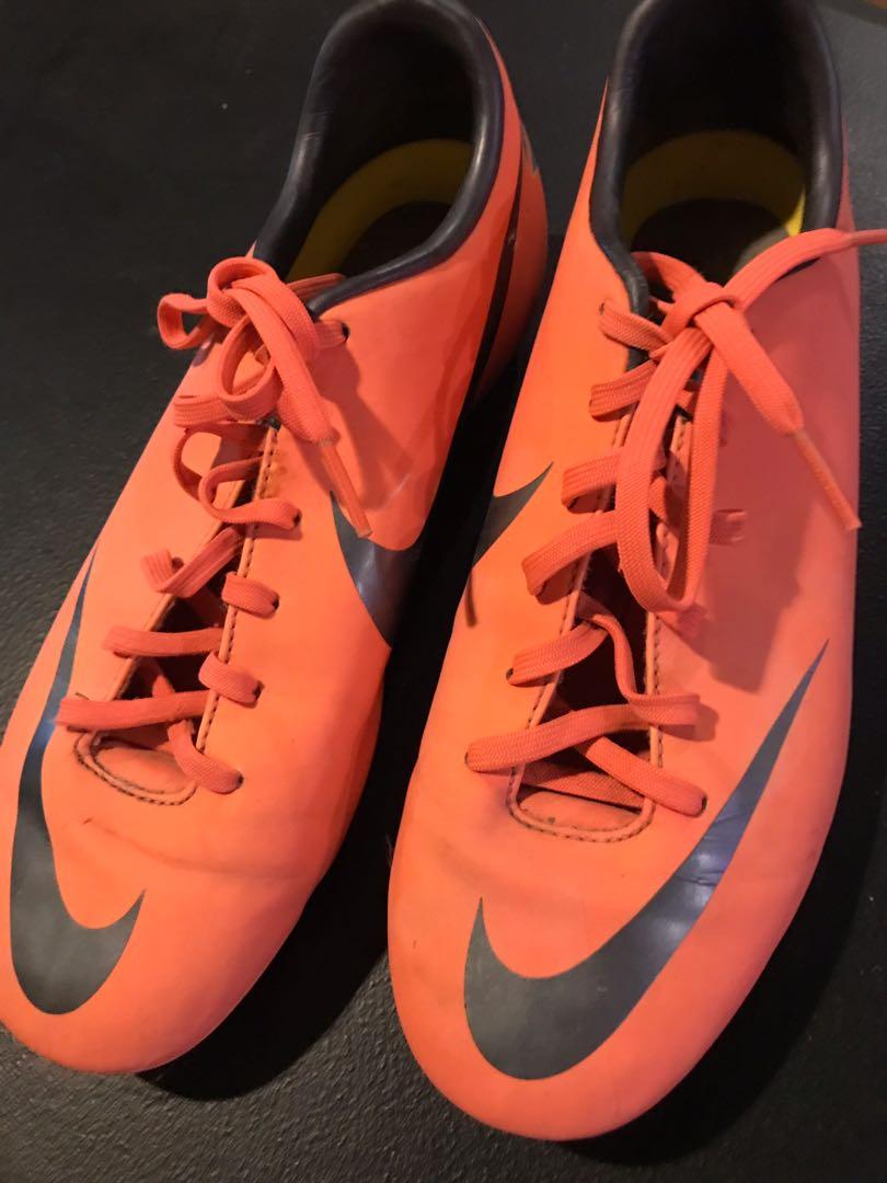 nike neon stud