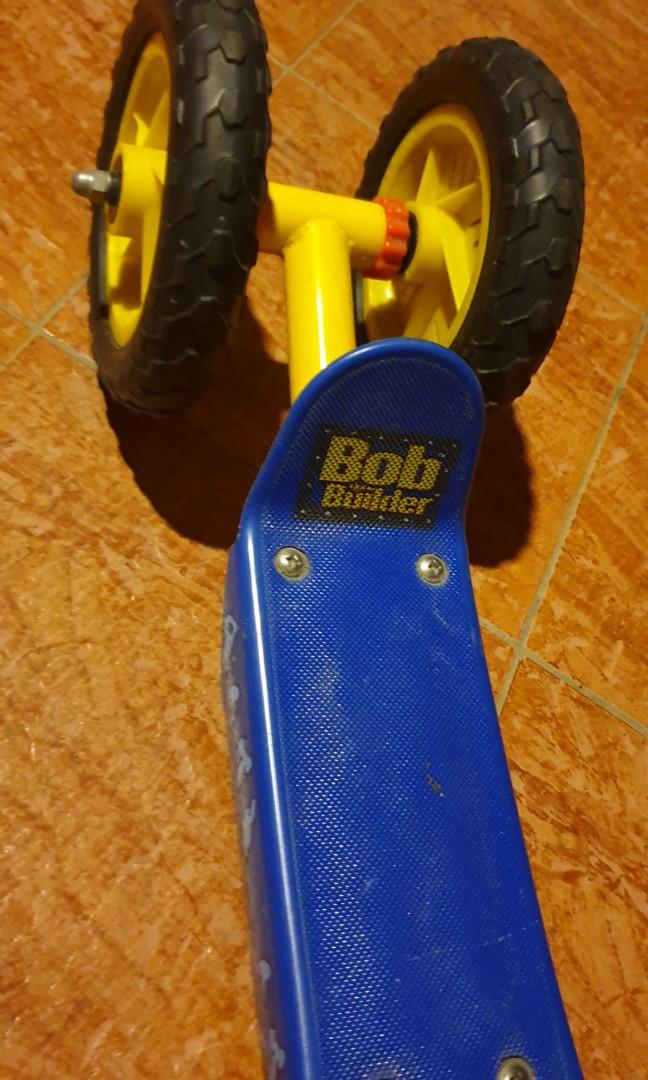 Original Bob the Builder 3 wheel scooter, jumper and safety gear
