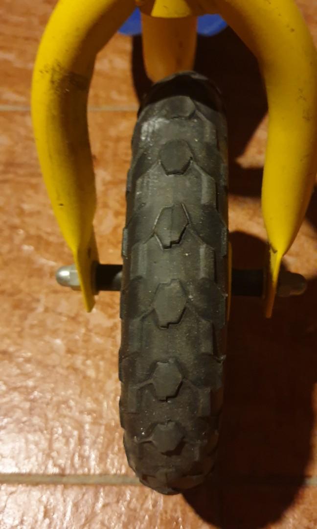 Original Bob the Builder 3 wheel scooter, jumper and safety gear