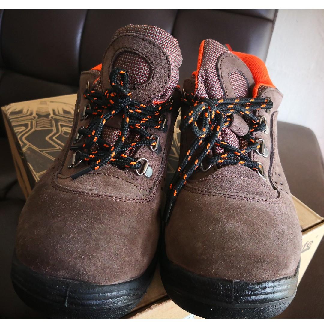 Safety Shoes WORKSAFE Everything Else on Carousell