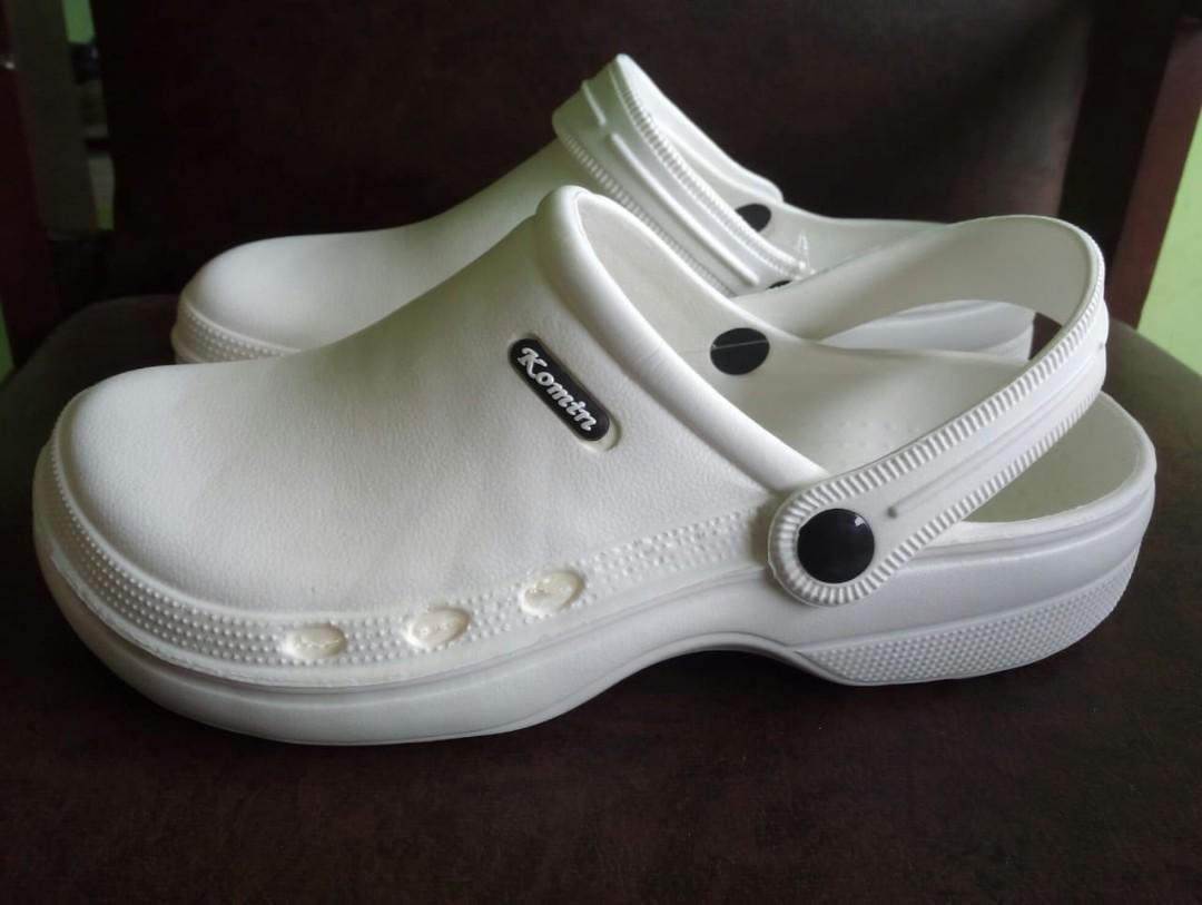 Sepatu Karet Slop Pria Anti Air Olah Raga Baju Olahraga Di Carousell