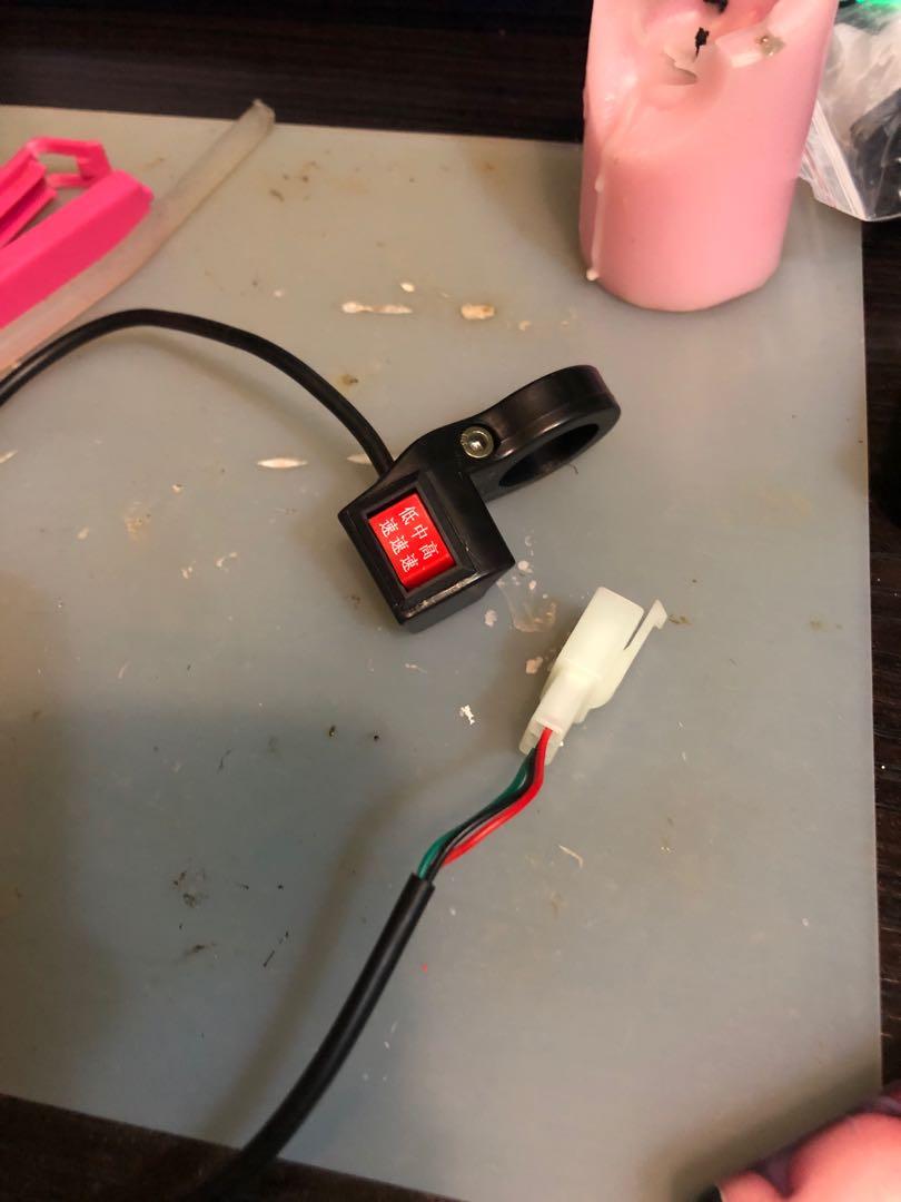 Speed switch (Category: E-Scooters & E-Bikes) located in Singapore. Submitted by exodust (Listing ID 226975176, Image 1). Description: 3 speed switch. Gear switch Directly connection to Ebike/yyk controller.