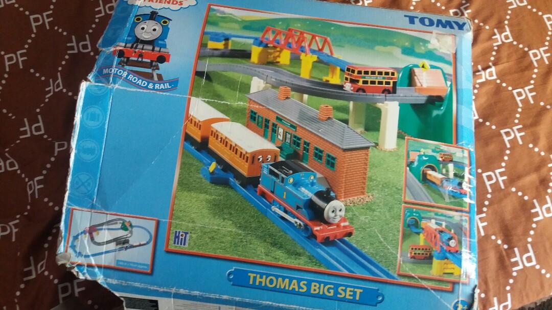 Tomy Thomas and friends train track