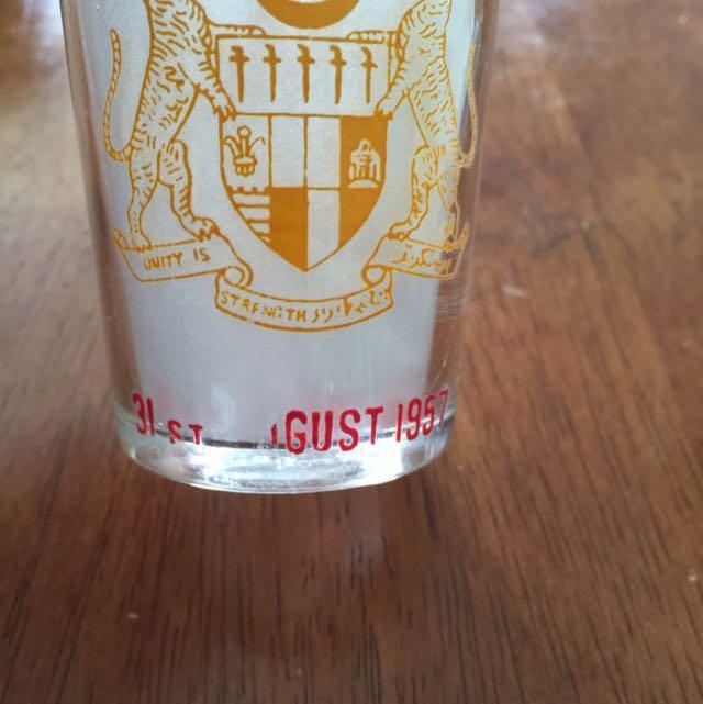 Vintage Hiduplah Malaya Merdeka Glass, Hobbies & Toys, Memorabilia ...