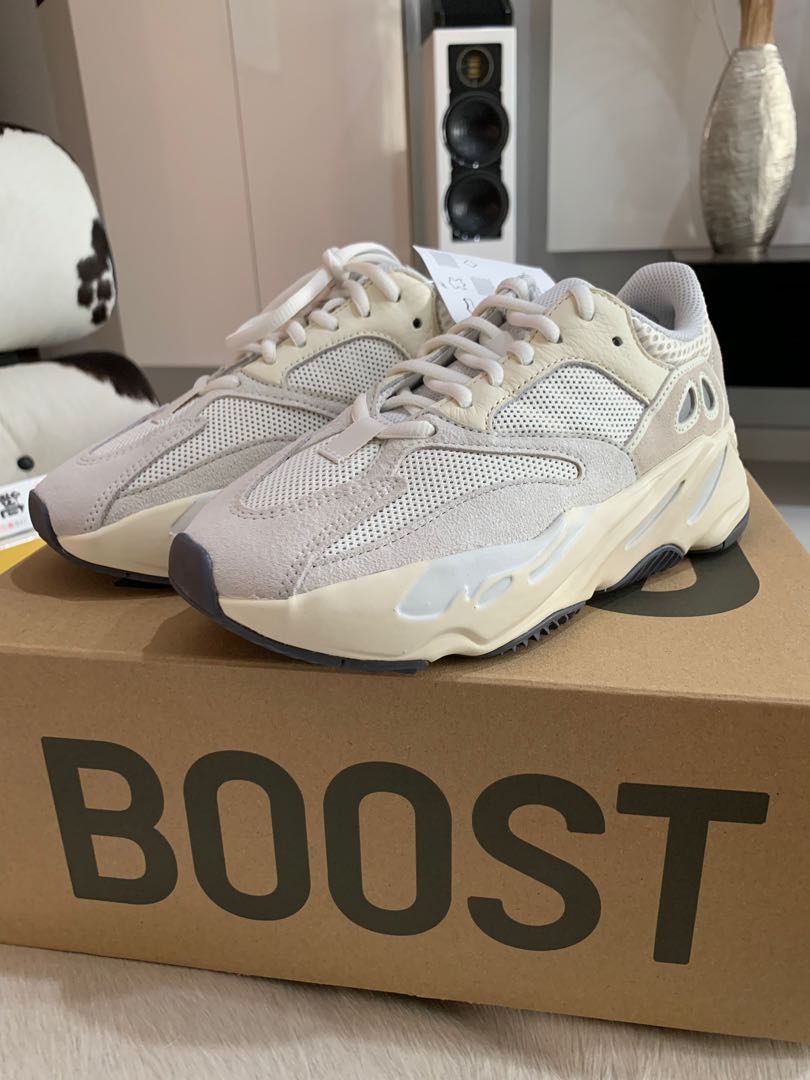 yeezy 700 analog uk