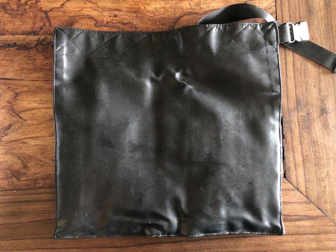 20-Pc Professional Makeup Brush Set with Belt bag (Category: Makeup) located in Quezon City. Submitted by __lilyandpoppy (Listing ID 227192072, Image 3). Description: .