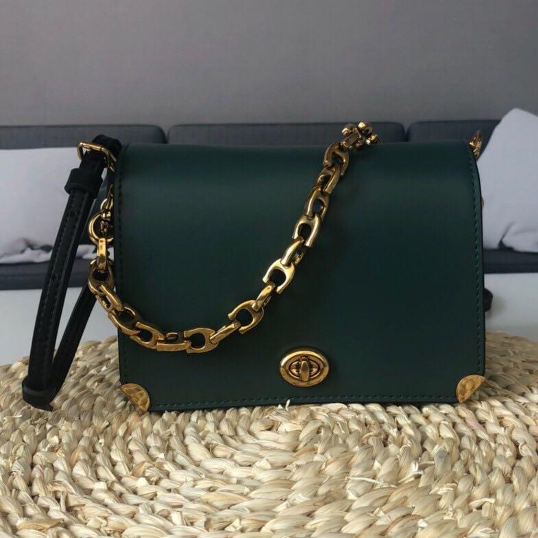 Dinky sales 19 coach