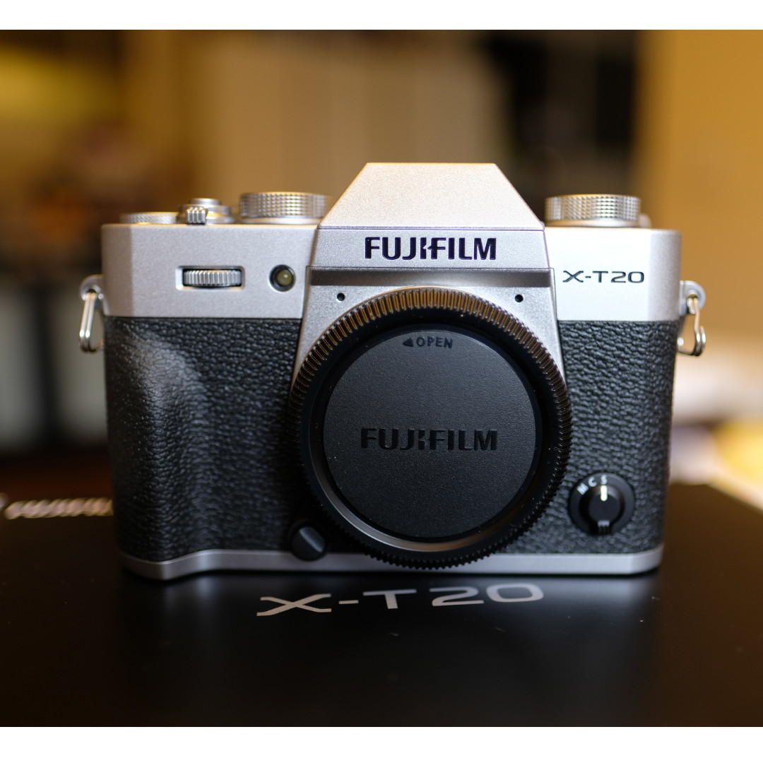 Fuji X T20 Xt20 Body 2 Batteries 2x High Speed 16g Sd Cards