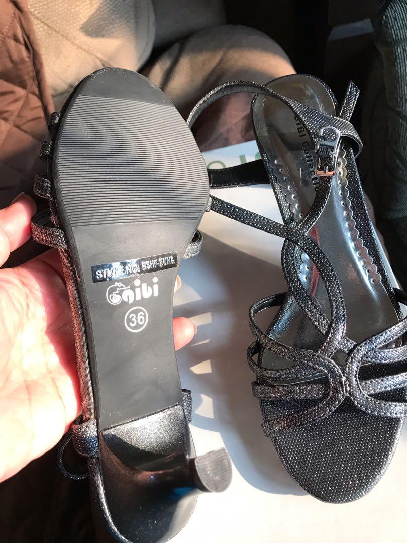 Gibi silver gray 1 inch heels shoes (Category: Heels) located in Quezon City. Submitted by furby_licious (Listing ID 227134139, Image 3). Description: .