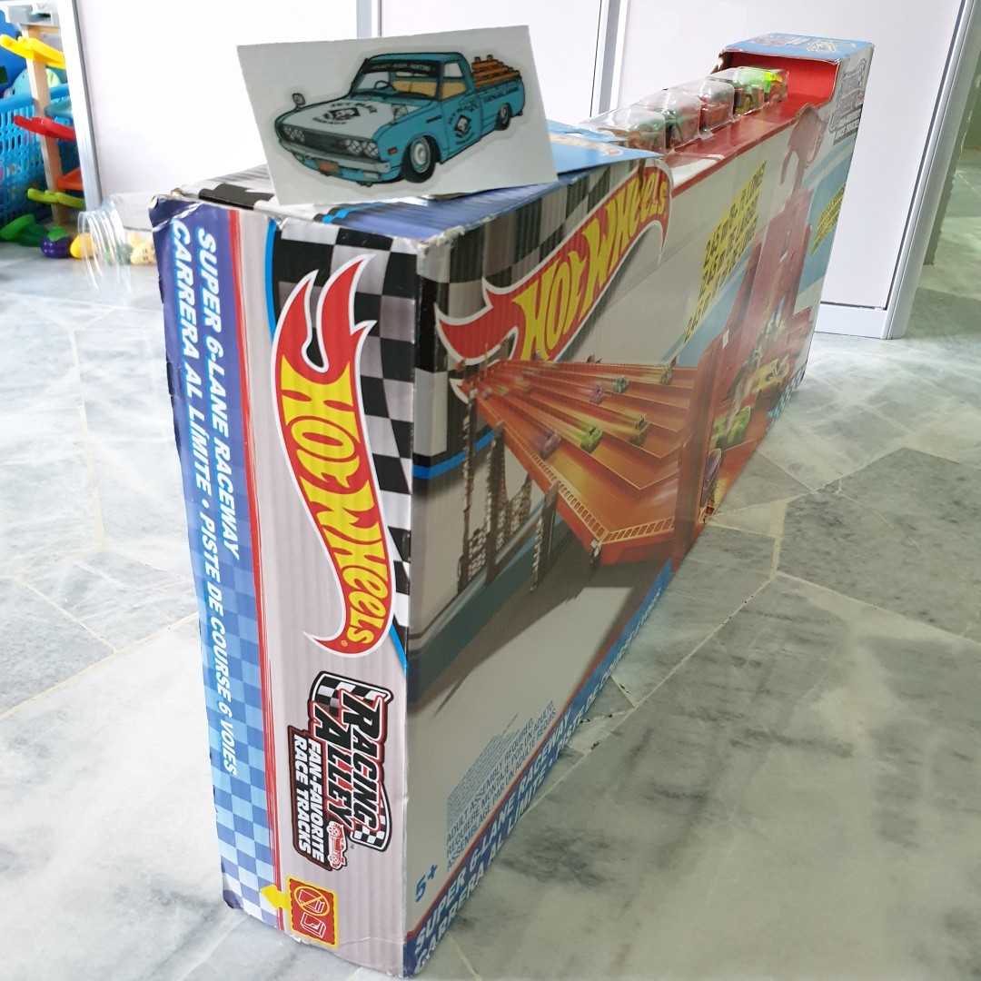 Racing alley shop hot wheels